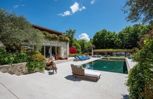 Vandoeuvres Villa | The Magic Genève - Pool View Luxury Suite with Spa