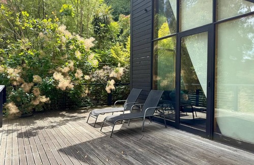 Warburton Maison | The Main House (include Water Cottage)