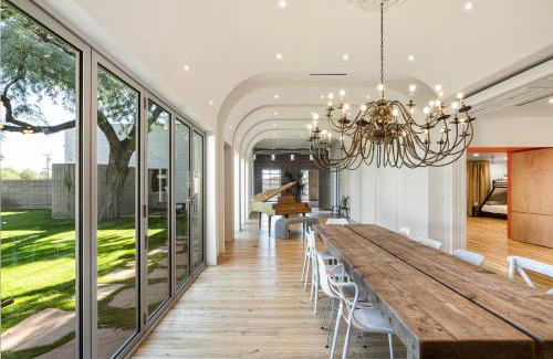 Paradise Valley Village Maison | The Manor at Worth the Wait Ranch