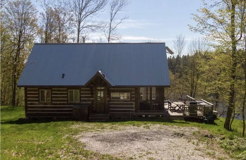 Tay Valley Cottage | The Maple Cottage - Lakefront Cottage, Private, Pet-Friendly, Nature Retreat!