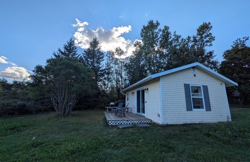 Cymbria Cabine | The Marigold Guesthouse (w/Hottub)