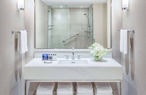 Downtown West Hôtel | The Marquette Hotel, Curio Collection by Hilton