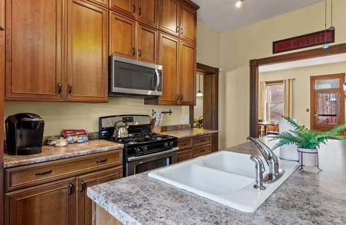 Lafayette Square Maison | 2354: The Marquis Manor by JZ Vacation Rentals
