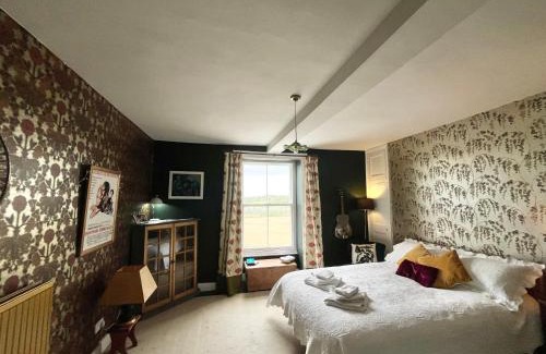 Bourton Maison | The Master Suite, Cotswolds Coaching Inn