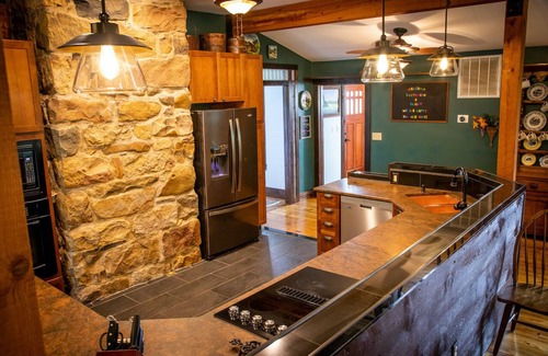 Rockbridge Baths Maison | The Maury River House: A Luxury Country Experience