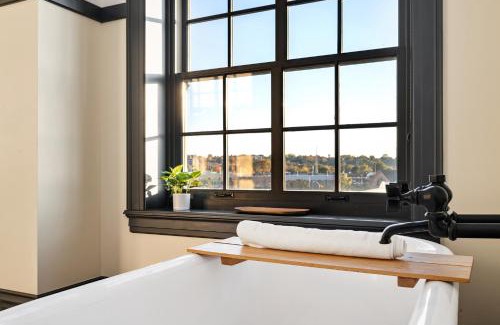 East Liberty Hôtel | The Maverick by Kasa