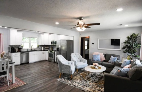 Gore Maison | The Mayor in Gore with Kids Space! 10 mins to lake, 5 to both rivers.