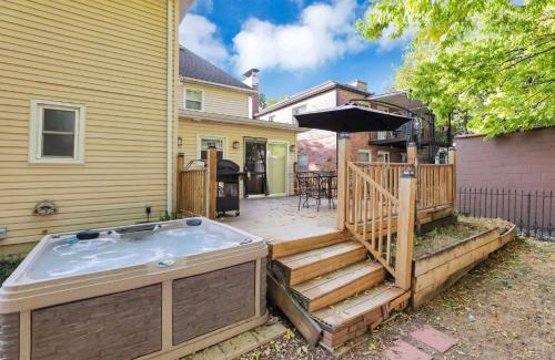 Grandview Heights Maison | The Meadow Adventure