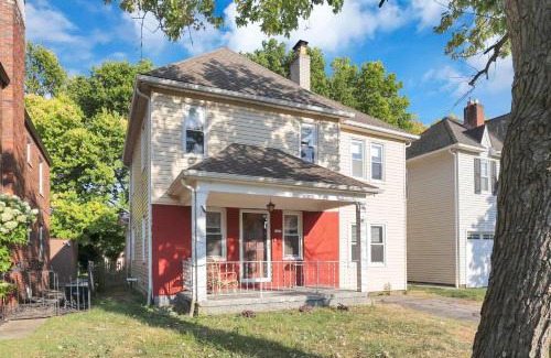 Grandview Heights Maison | The Meadow Adventure