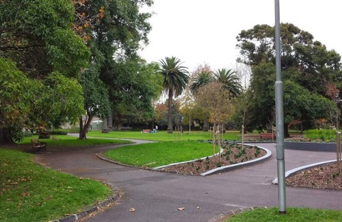 St. Kilda East Appartement | The Meadow Gardens Oasis