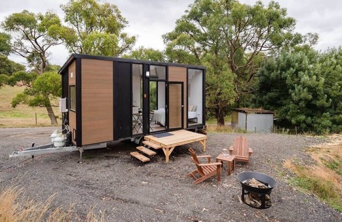 Macclesfield Maison | The Meadows Tiny House by Tiny Away