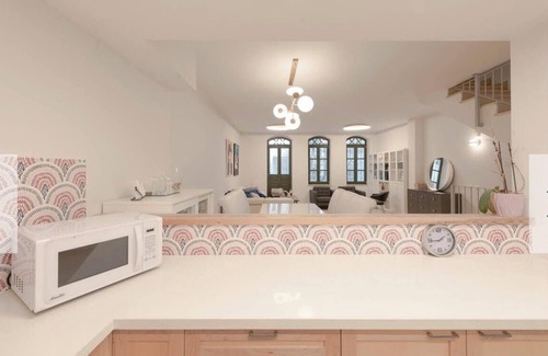 Jerusalem Hôtel | The Menachem: 3 Bedrooms/2 Bathrooms Vacation Rental Apartment in City Center