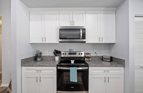 Spring Hill Maison | The Mermaid's Nest - Heated Pool Home - Weeki Wachee - Family Fun!!!