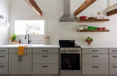 Hamden Maison | The Mill House: An Enchanting, Stream-Side Retreat