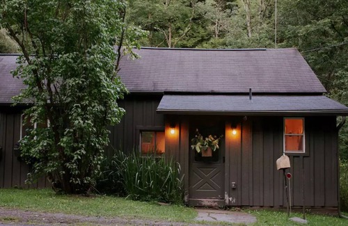 Hamden Maison | The Mill House: An Enchanting, Stream-Side Retreat