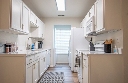 Fayetteville Maison | The Mimosa - 3 mi to DT Fayetteville and UofA