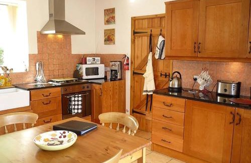 Whitecroft Maison | The Miners Cottage