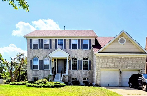 Upper Marlboro Maison | The Mirror .nSpacious & Luxury 4-bedroom house in charming Upper Marlboro/DMV
