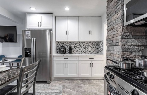Constable Hook Appartement | The Modern 4BR – Near NYC, Free Parking, Sleeps 12