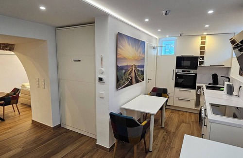 Stuttgart Appartement | The Modern Cave Lodge - ComfyHome Apartments Stuttgart