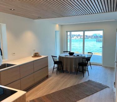 Ballstad Appartement | The Modern Fisherman Cabin Lofoten