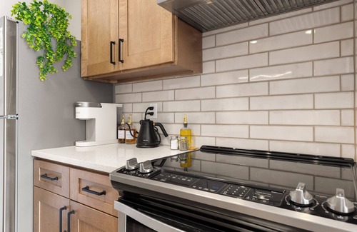 Loves Park Appartement | The Modern Haven-3 beds, excellent location in peaceful Loves Park