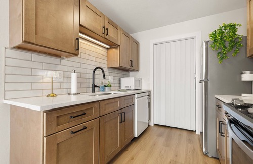 Loves Park Appartement | The Modern Haven-3 beds, excellent location in peaceful Loves Park