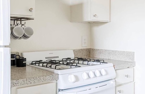 North University Appartement | The Modern | New Unit | Central ATX | 55" Roku TV