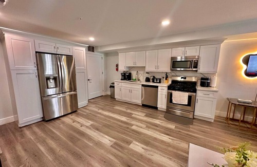 Paterson Appartement | The Modern Suite: 2BR with Free Parking
