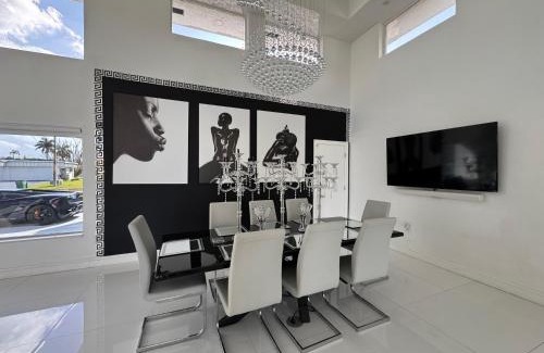 Tamarac Villa | The Monochrome Villa