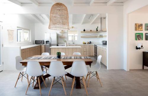 Panorama Heights Maison | The Moondance By The Cohost Company