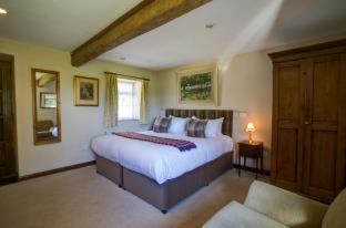 Trowle Common Maison | The Moonraker Hotel
