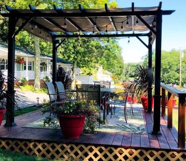 Lincolnville Maison | The Mount Battie Inn near Penobscot Bay, Maine
