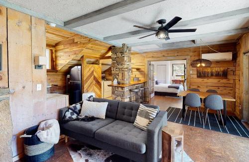 Horse Shoe Maison | The Mountain Perch