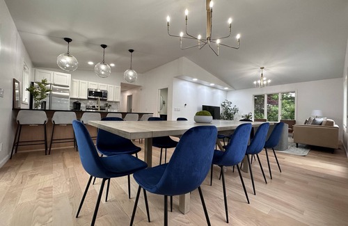 Collins Center Maison | The Mountain View Retreat