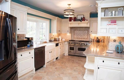 Rockford Maison | Father of the Bride Private Estate with Pool & Hot Tub - Sleeps 25