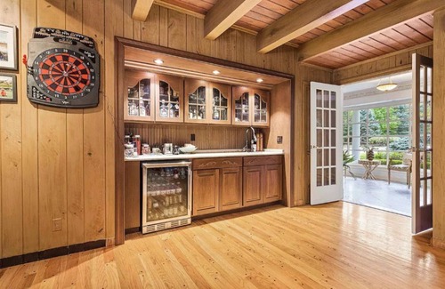 Rockford Maison | Father of the Bride Private Estate with Pool & Hot Tub - Sleeps 25