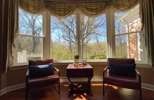 Rockford Maison | Father of the Bride Private Estate with Pool & Hot Tub - Sleeps 25