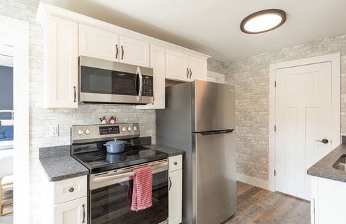 Keene Appartement | "The Murdock Suite @ The Large House"