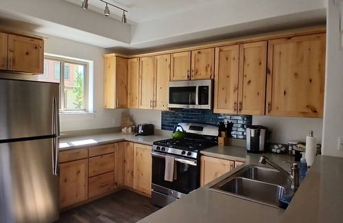 Hailey Maison | The Music House at Sweetwater 2BD 2BA Condo - Hot Tub, Pool, & lots of adventure