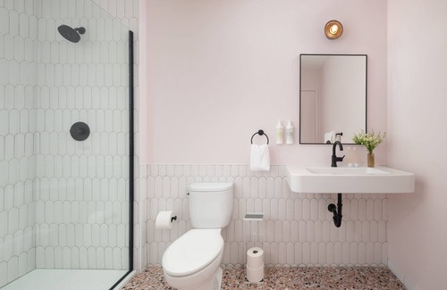 Near West Side Hôtel | The Neighborhood Hotel - Little Italy One Bedroom