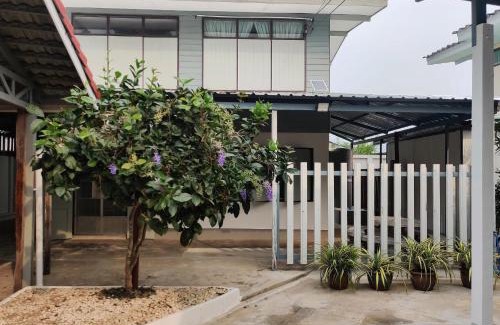 Chanthaburi Maison | The Neighbors