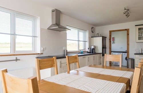 Carrigaholt Maison | The Neighbours - Loop Head Holiday Homes. Only a stone throw away from water.