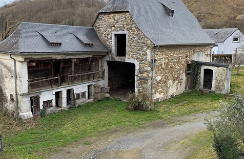 Arcizac-ez-Angles Appartement | Le refuge de Néo à 4km de Lourdes au pied des Pyrénées. Idéal pour les familles.