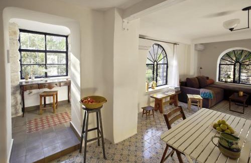 Ein Karem Maison | The Nest - A Romantic Vacation Home in Ein Kerem - Jerusalem