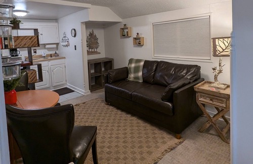 Manitou Springs Maison | Le Nid: un chalet de retraite de jardin confortable au cœur du centre-ville de Manitou Springs