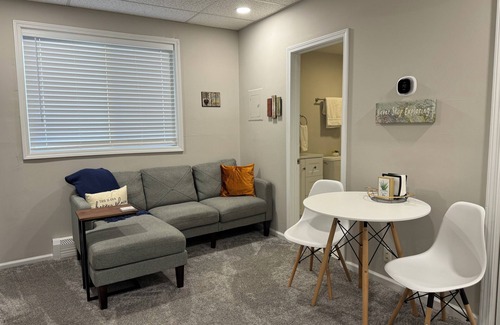 Valparaiso Appartement | The Nest- Downtown Valparaiso- Close to Valpo University Short Term Stays