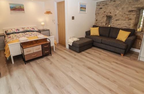 Tavernspite Maison | The Nest
