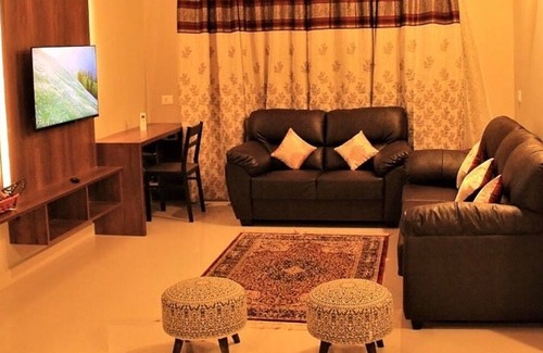 Nerul Appartement | The Nest, holiday home, 7min away from beach and nightlife.