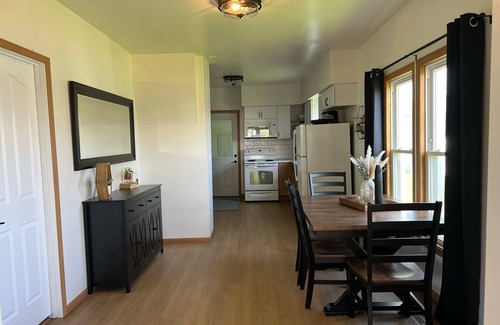 Belle Plaine Maison | The Nest is a newly updated home. Close to park and restaurants. Pet friendly!